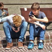 Étude MOBI-Kids :  Nouveaux résultats sur l’impact sanitaire des téléphones mobiles